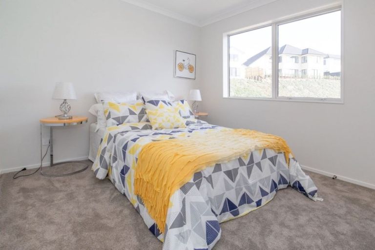 Photo of property in 104 Arran Point Parade, Orewa, 0931
