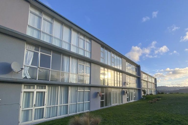 Photo of property in 23uc7 Rangitane Street, Maupuia, Wellington, 6022