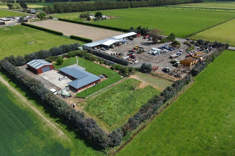 Photo of property in 185 Centre Road, Momona, Outram, 9073