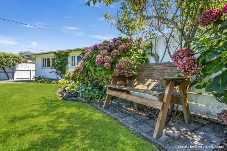 Photo of property in 36 Airini Road, Waimarama, Havelock North, 4294