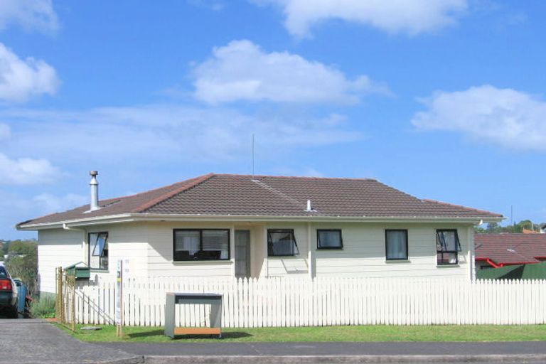 Photo of property in 56 Solar Road, Glen Eden, Auckland, 0602