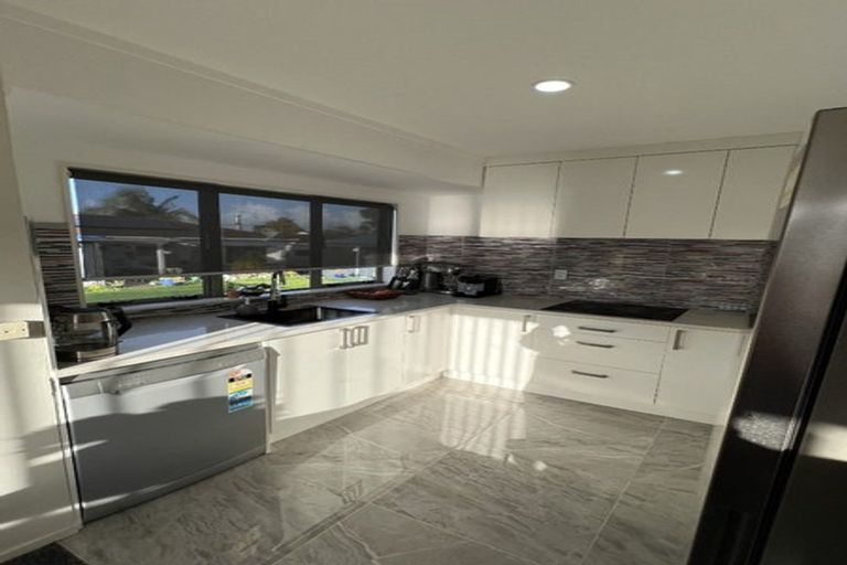 Photo of property in 2/19 Oratu Place, Manurewa, Auckland, 2102