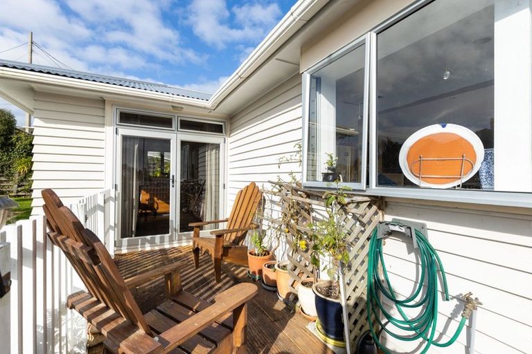 Photo of property in 8 Lismore Street, Strandon, New Plymouth, 4312
