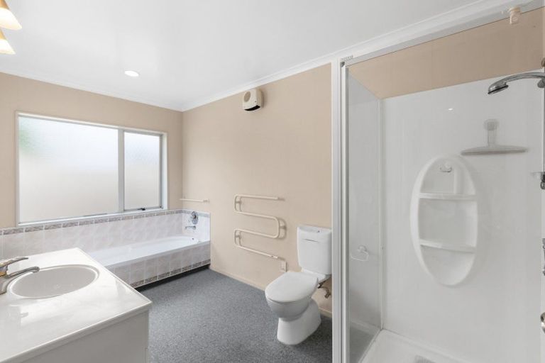 Photo of property in 5 Fairview Place, Havelock North, 4130