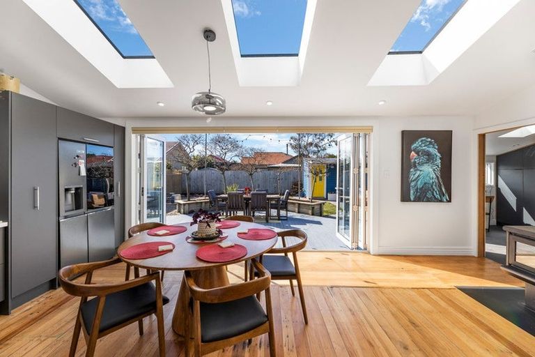 Photo of property in 127 Hargest Crescent, Saint Clair, Dunedin, 9012