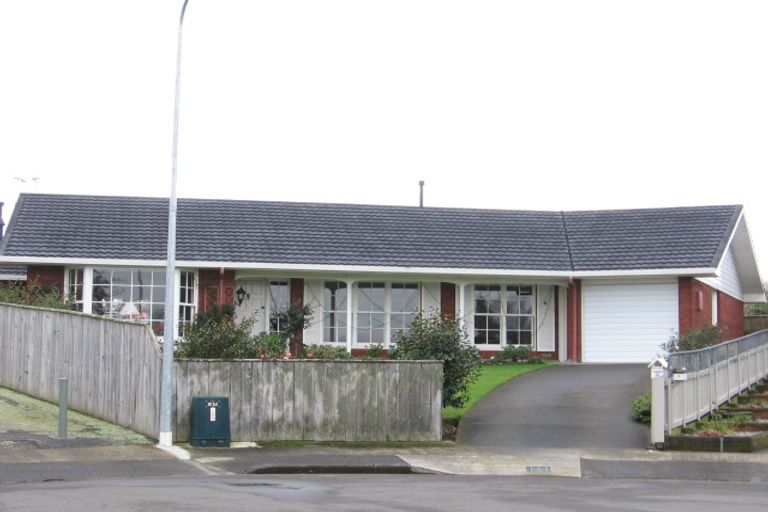 Photo of property in 9 Alton Place, Hokowhitu, Palmerston North, 4410