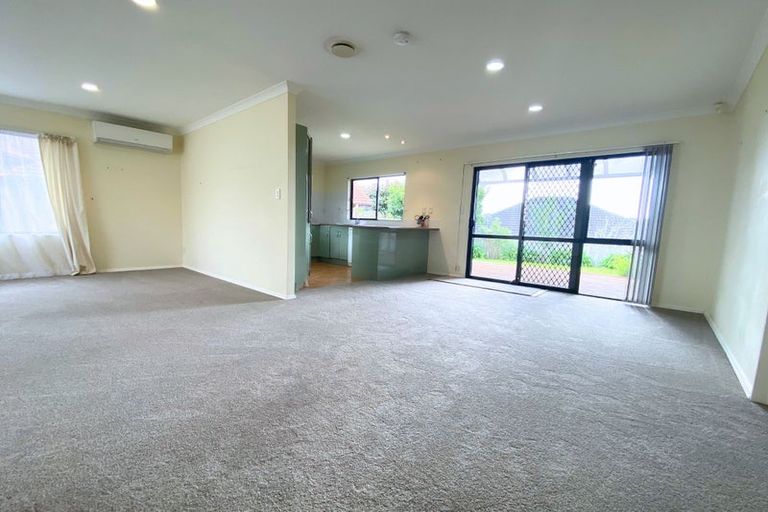 Photo of property in 18 Arlose Place, Westgate, Auckland, 0614