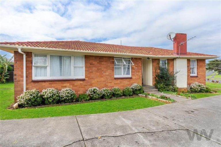 Photo of property in 24 Caravelle Close, Mangere, Auckland, 2022