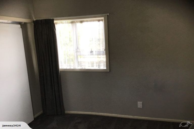 Photo of property in 39 Sutherland Road, Point Chevalier, Auckland, 1025