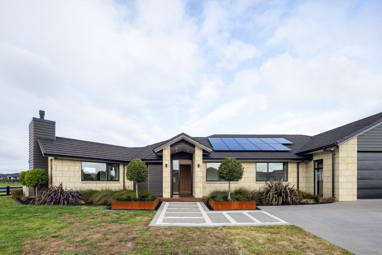 Photo of property in 34 Mike Smith Drive, Cambridge, 3434