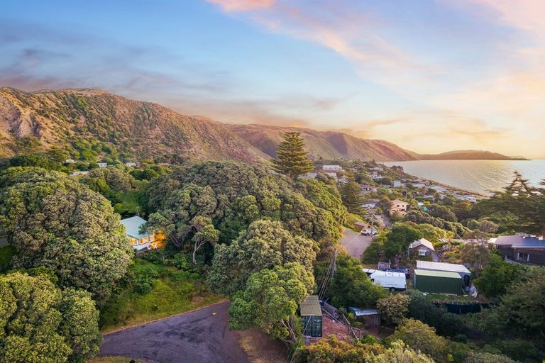 Photo of property in 15 Pingau Street, Paekakariki, 5034