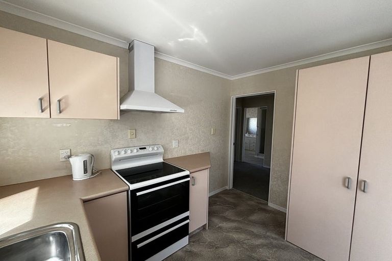 Photo of property in 2/219 Mangorei Road, Merrilands, New Plymouth, 4312