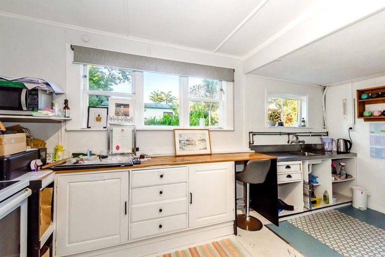 Photo of property in 48 Tutere Street, Waikanae Beach, Waikanae, 5036