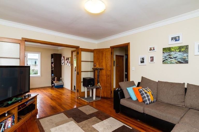 Photo of property in 34 Duncan Street, Tawa, Wellington, 5028