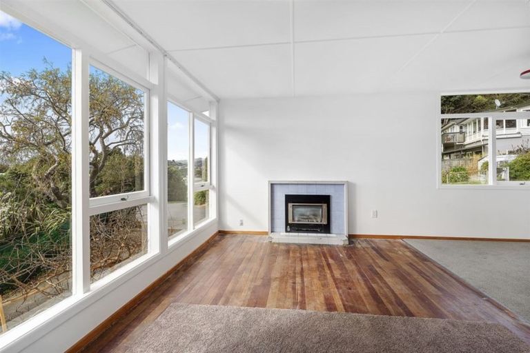 Photo of property in 70 Mana View Road, Paremata, Porirua, 5026