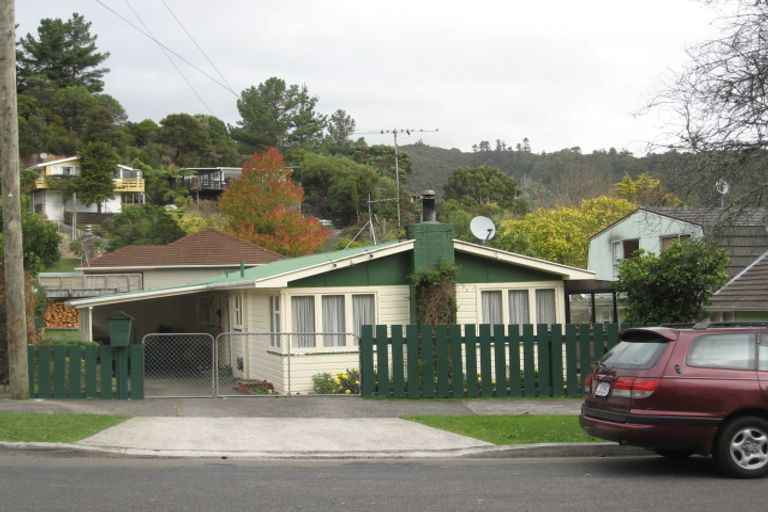 Photo of property in 22 Lowry Crescent, Stokes Valley, Lower Hutt, 5019
