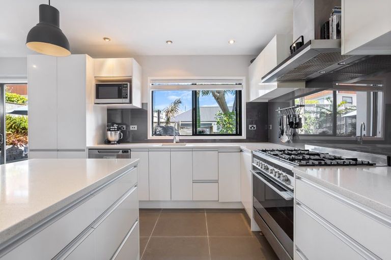 Photo of property in 17 Burns Avenue, Takapuna, Auckland, 0622