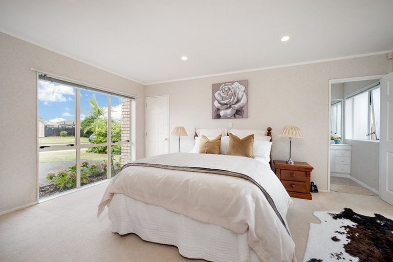 Photo of property in 22 Ballycullanie Place, Dannemora, Auckland, 2016