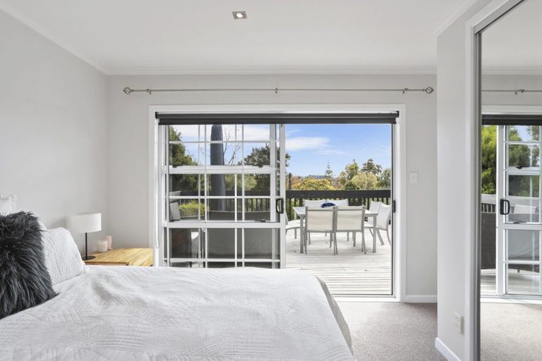 Photo of property in 8 Konini Road, Titirangi, Auckland, 0604