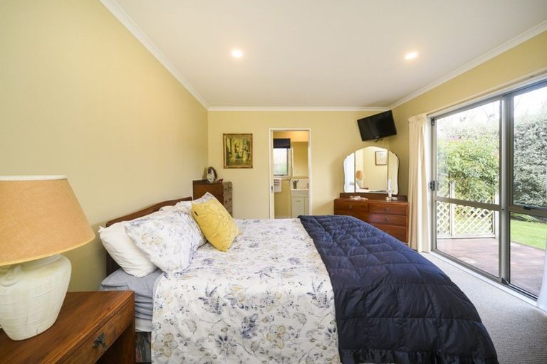Photo of property in 46 Pahiatua Street, Hokowhitu, Palmerston North, 4410