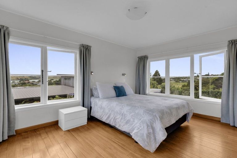 Photo of property in 37 Long Street, Raglan, 3225