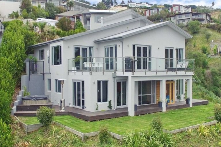 Photo of property in 12 Mandalay Lane, Redcliffs, Christchurch, 8081