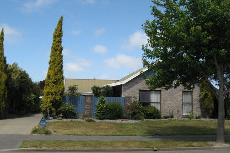 Photo of property in 63 Karnak Crescent, Russley, Christchurch, 8042