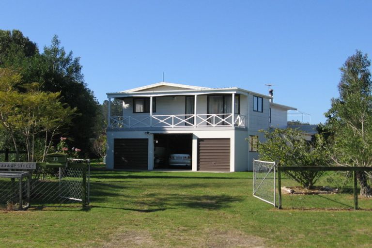 Photo of property in 73 Oyster Drive, Cooks Beach, Whitianga, 3591