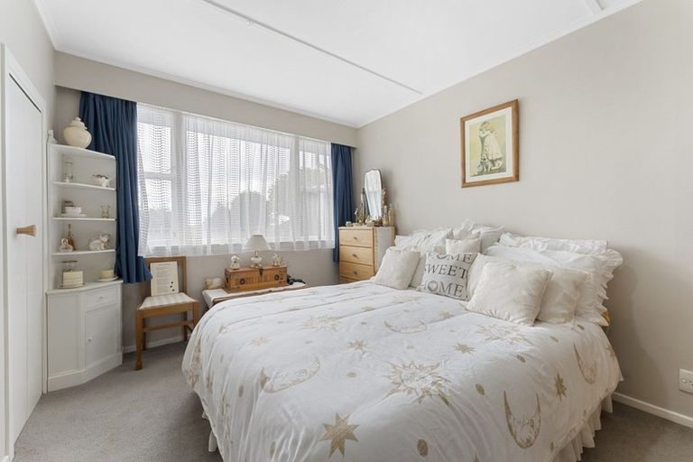 Photo of property in 335f Devon Street West, New Plymouth, 4310