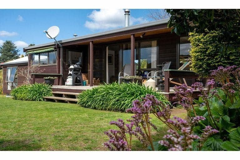 Photo of property in 27 Wychwood Crescent, Springfield, Rotorua, 3015