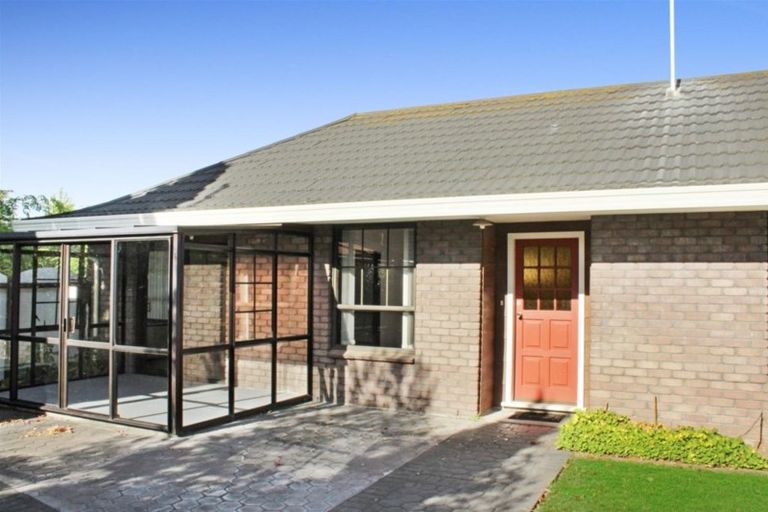 Photo of property in 48 Bellingham Place, Avonhead, Christchurch, 8042