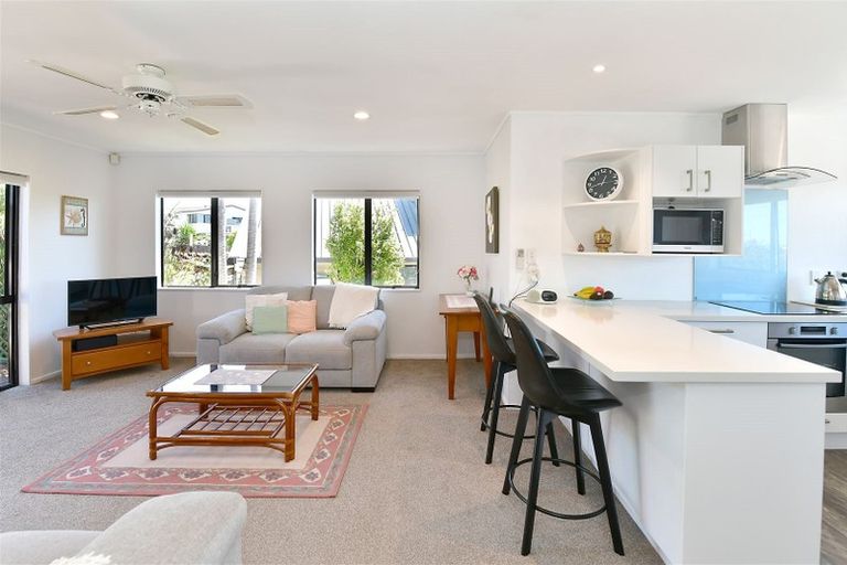 Photo of property in 47 Shuttleworth Place, Manly, Whangaparaoa, 0930