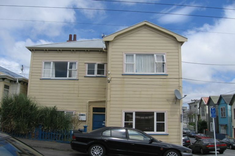 Photo of property in 74 Pirie Street, Mount Victoria, Wellington, 6011