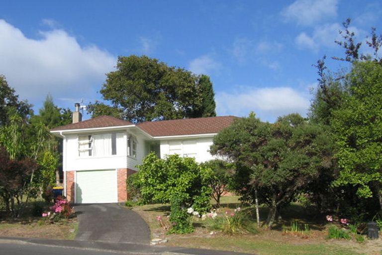 Photo of property in 19 Linley Place, Hillcrest, Auckland, 0627