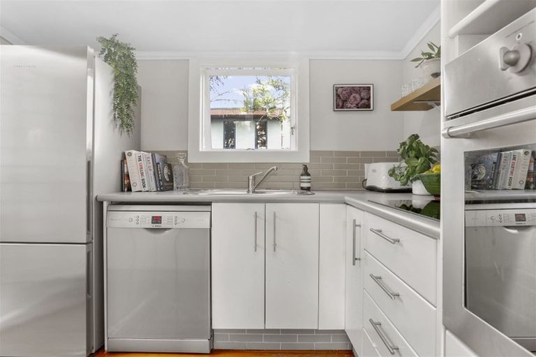 Photo of property in 1/23 Gladstone Road, Northcote, Auckland, 0627