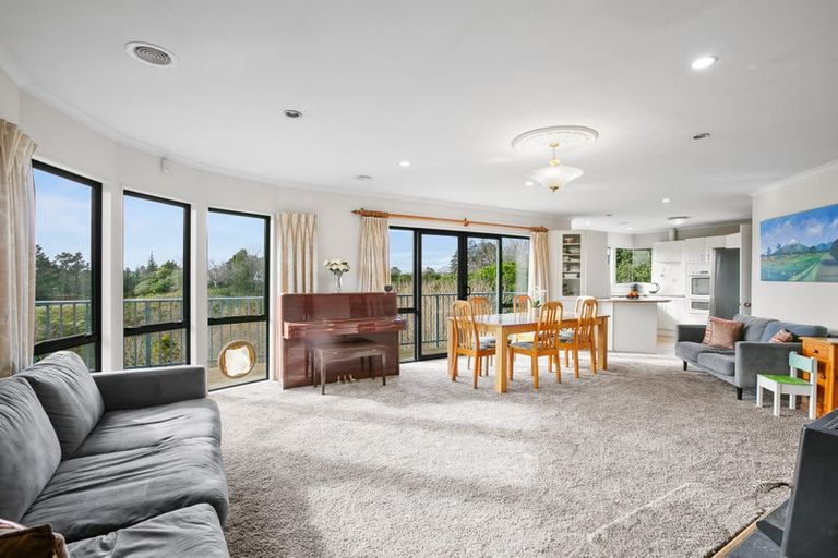 Photo of property in 397 Mangorei Road, Merrilands, New Plymouth, 4312