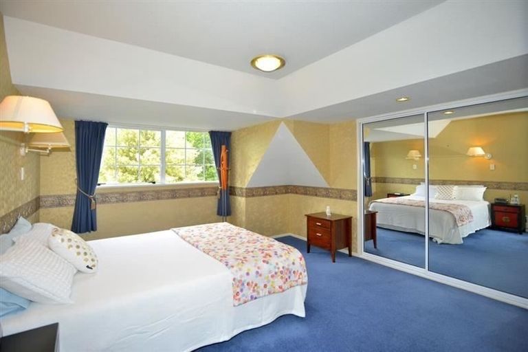 Photo of property in 4b Mclellan Place, Ilam, Christchurch, 8041