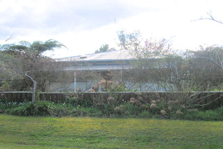 Photo of property in 11 Aileen Place, Whangamata, 3691