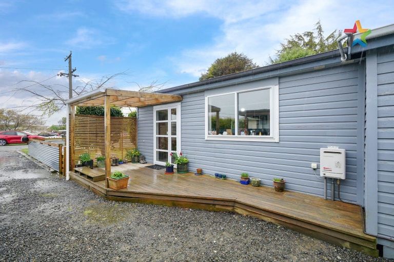 Photo of property in 30 Kilmarnock Street, Wallacetown, 9816