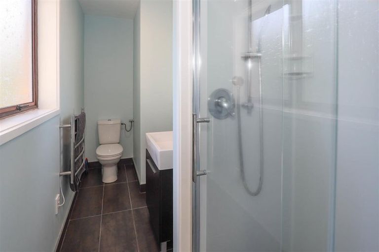 Photo of property in 2 Vista Place, Kawaha Point, Rotorua, 3010