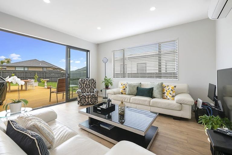 Photo of property in 29 Papa Orchard Drive, Kumeu, 0810