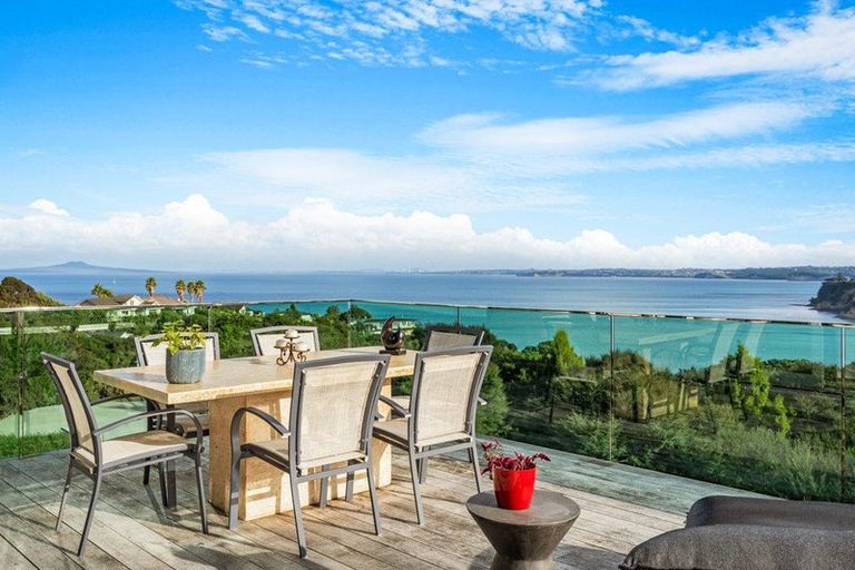 Photo of property in 87 Roberts Road, Matakatia, Whangaparaoa, 0930