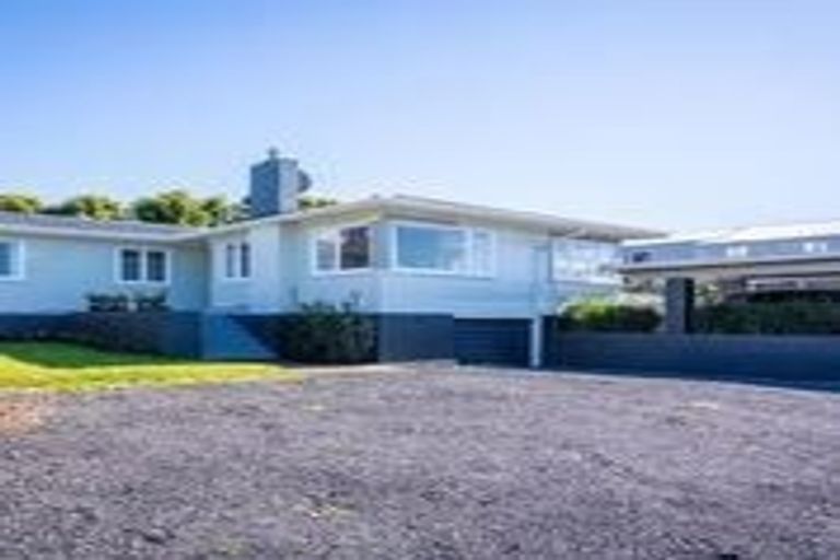 Photo of property in 84a Triangle Road, Massey, Auckland, 0614