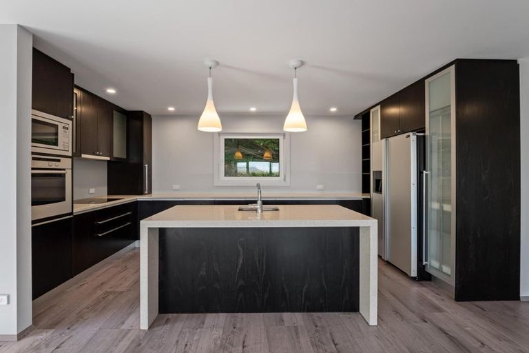 Photo of property in 160 Dyers Pass Road, Cashmere, Christchurch, 8022