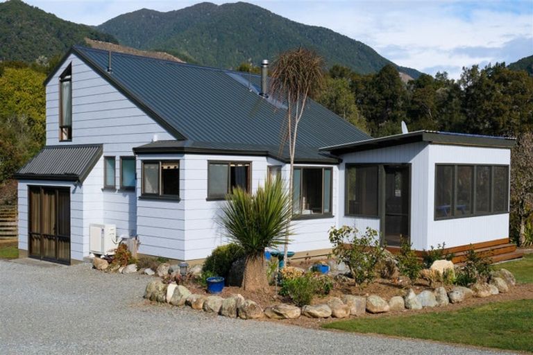 Photo of property in 53 Porika Road, Rotoroa, Murchison, 7077