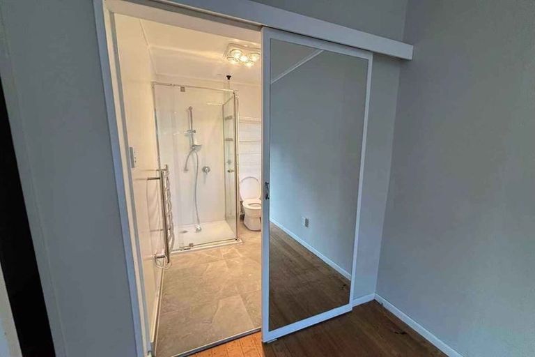 Photo of property in 1/56 Roberts Road, Glenfield, Auckland, 0629