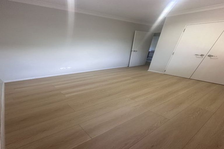 Photo of property in 52 Sapperton Drive, Henderson, Auckland, 0612