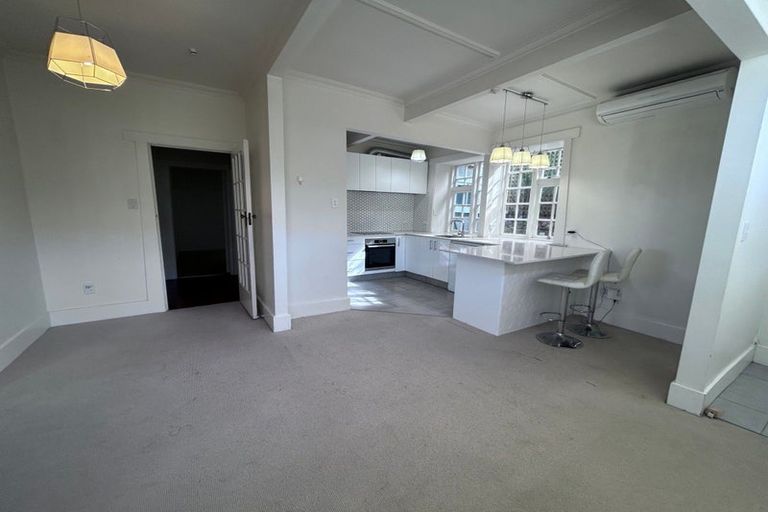 Photo of property in 145 Kelburn Parade, Kelburn, Wellington, 6012
