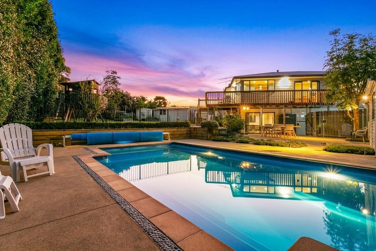 Photo of property in 6 May Avenue, Te Atatu South, Auckland, 0610