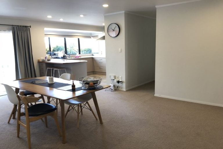 Photo of property in 26 Crescent Hills Court, Northpark, Auckland, 2013